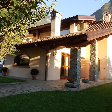 Bed and Breakfast Les Hirondelles Fenis Exterior foto