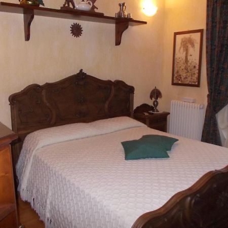 Bed and Breakfast Les Hirondelles Fenis Exterior foto