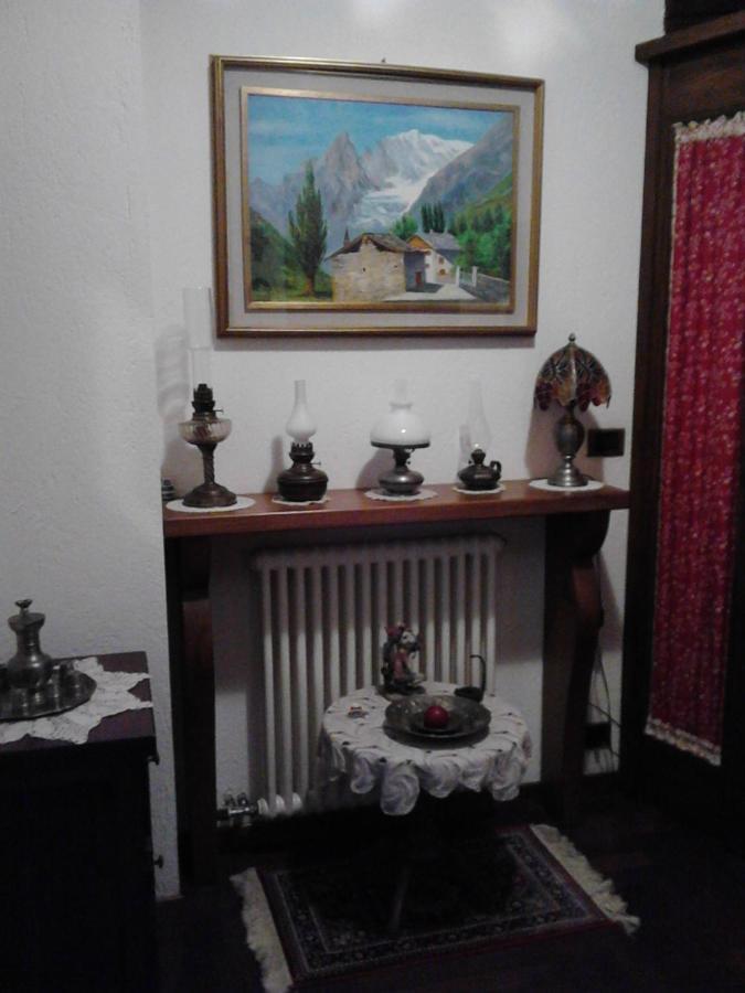 Bed and Breakfast Les Hirondelles Fenis Exterior foto
